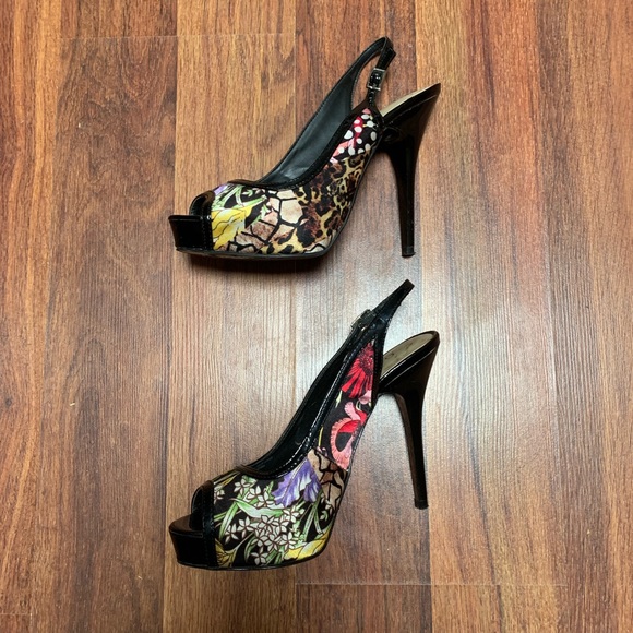 Floral Black Guess Platform Slingback Heels - Picture 3 of 4